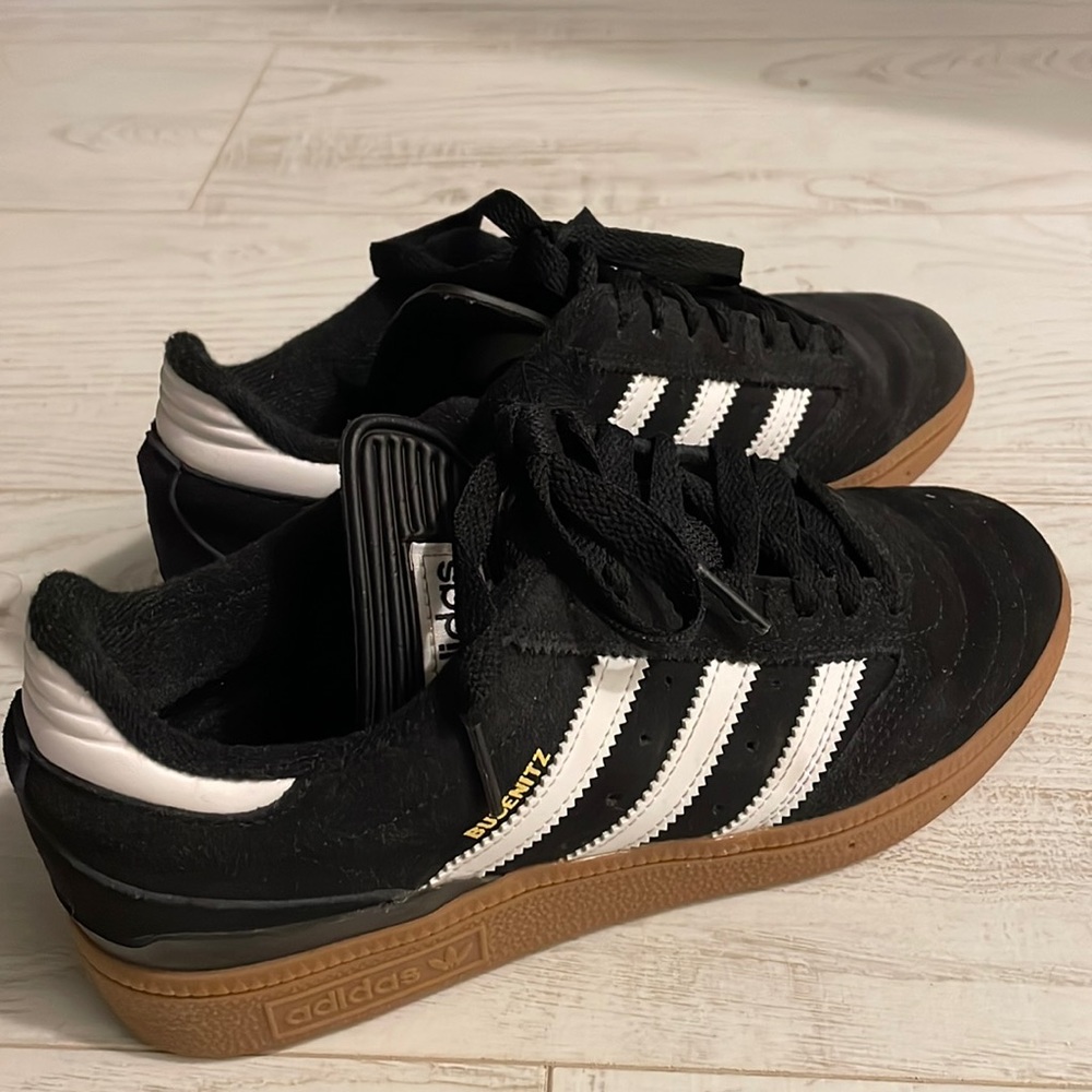 Trendy adidas shoes.  Barely been worn!